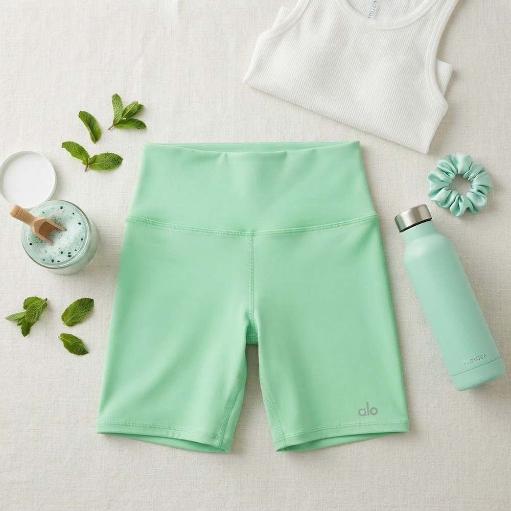 Alo Yoga High Waist Biker Shorts Neon Green XS RN87370 Athletic Activewear